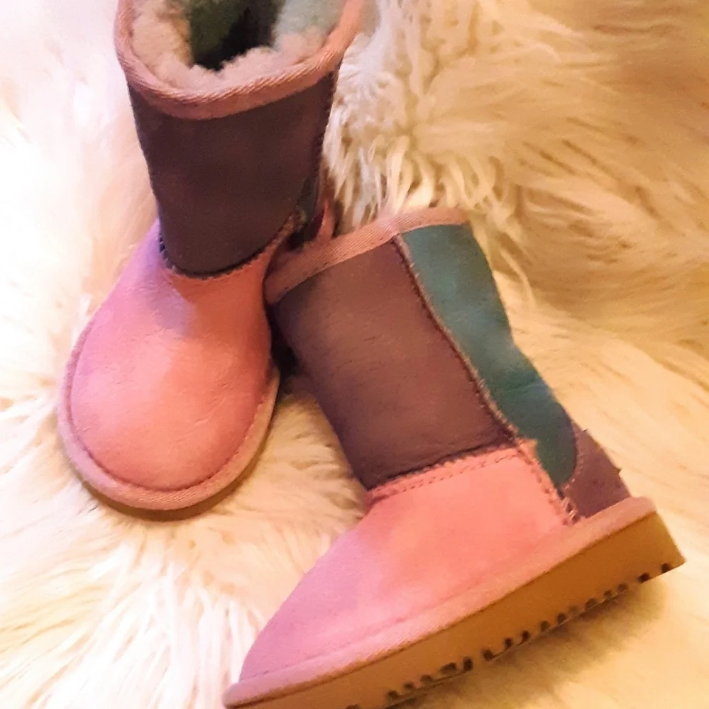 Tri Color Adorable UGGS!🙆♀️ - Picture 2 of 4